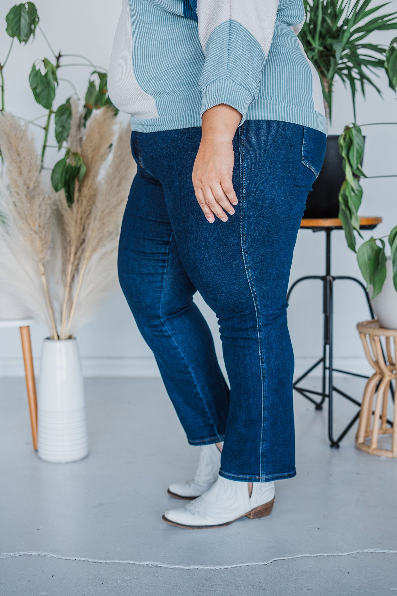 Judy Blue Straight Leg Tummy Control Jeans - Whiskey Skies